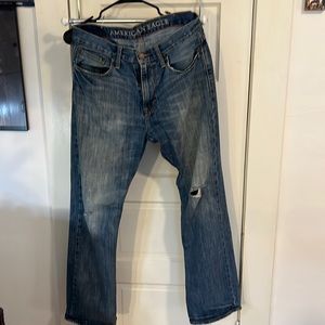 American Eagle, Mens, 32 x 32 Relax fit, distressed jeans.